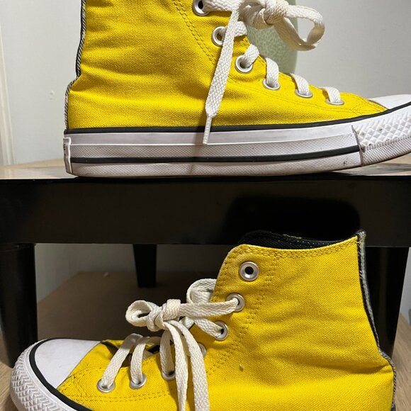EUC CTAS Converse high tops SKU: 568495F Color: Yellow (5.5W) KICKS - Picture 5 of 6